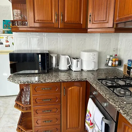 Apartment Em *